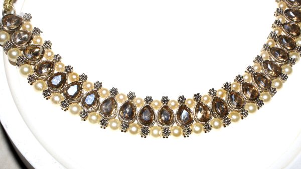 Pearl & Kundan Style Set with Mangtika and Earring