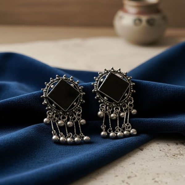 3 Chandeliers Stud Earring
