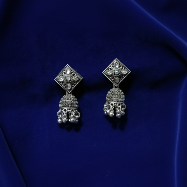 Diagonal Kundan Earring