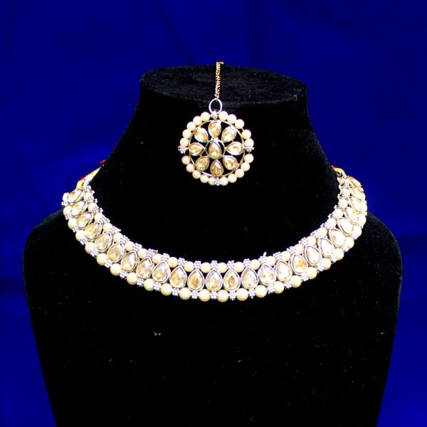 Pearl & Kundan Style Set with Mangtika and Earring