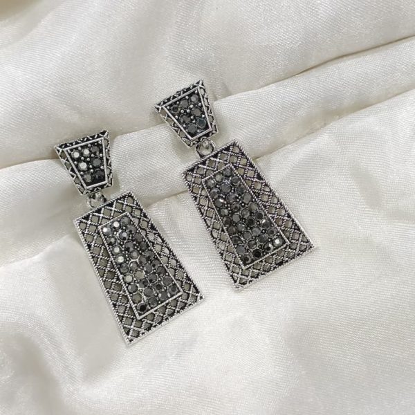 Geometrical Drop Earrings